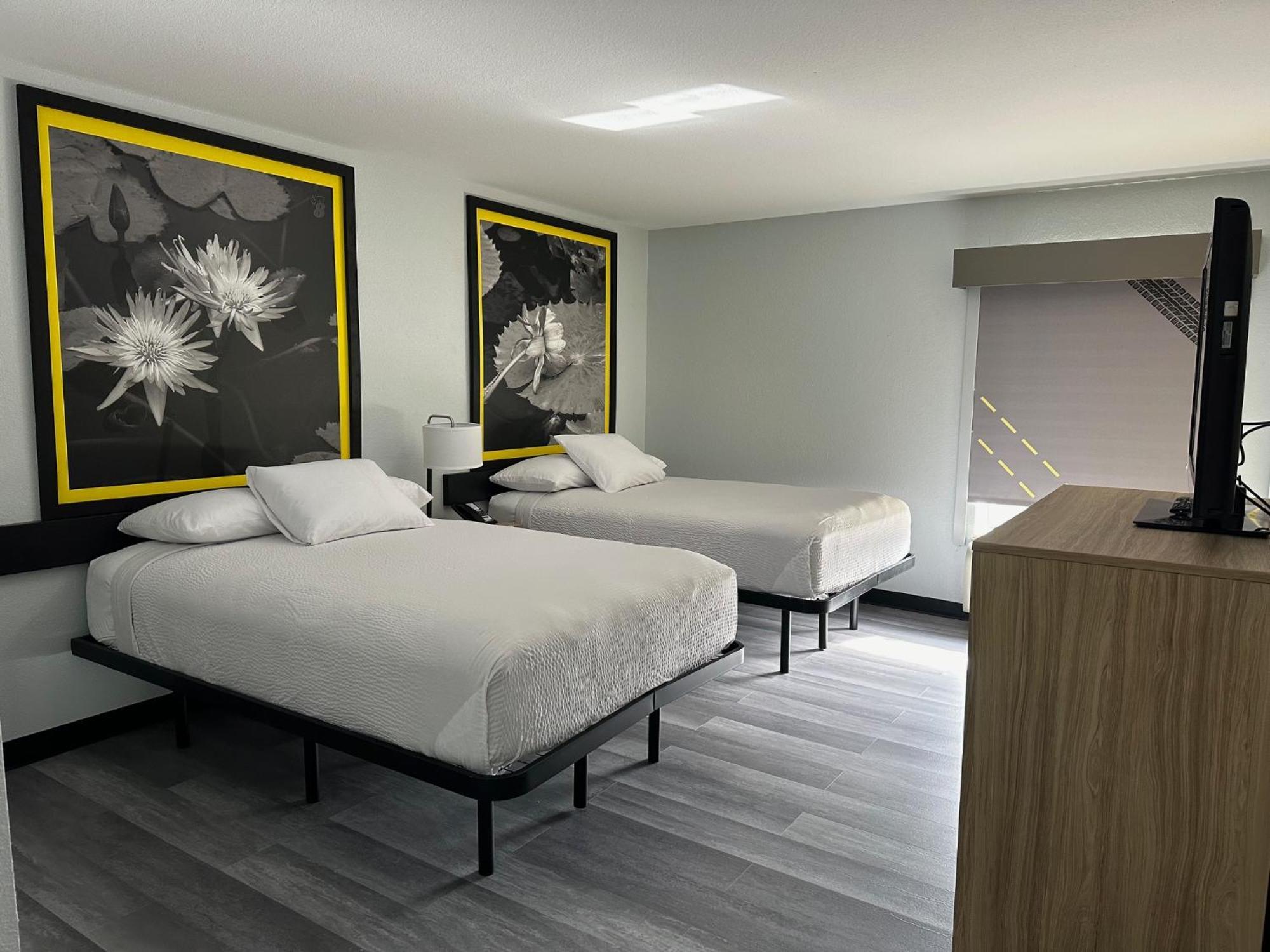 Super 8 By Wyndham Alexandria La Hotel Kültér fotó