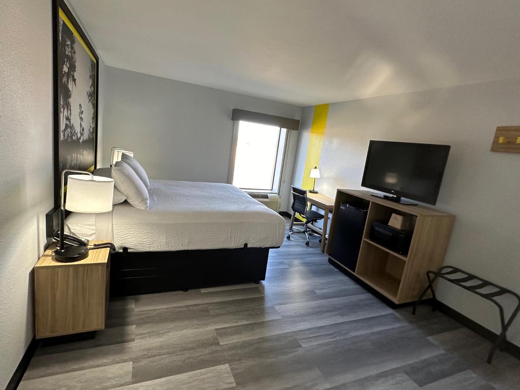 Super 8 By Wyndham Alexandria La Hotel Kültér fotó
